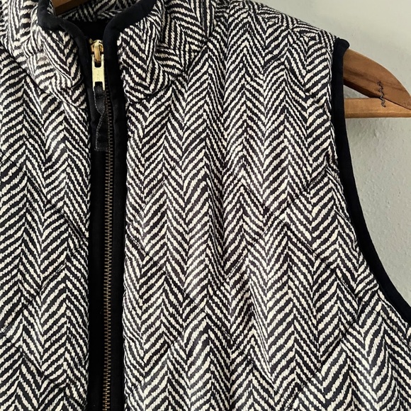 J. Crew Quilted Herringbone Puffer Vest, Sz M - Picture 4 of 6